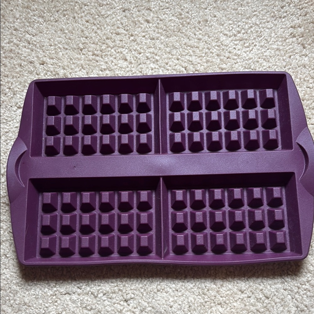 Tupperware Silicone Waffle Mold
